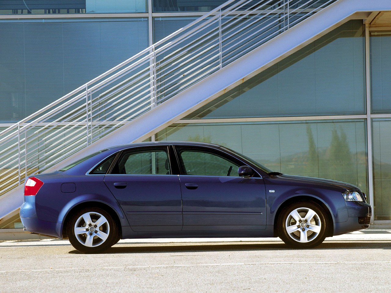 Audi A4 photo 27