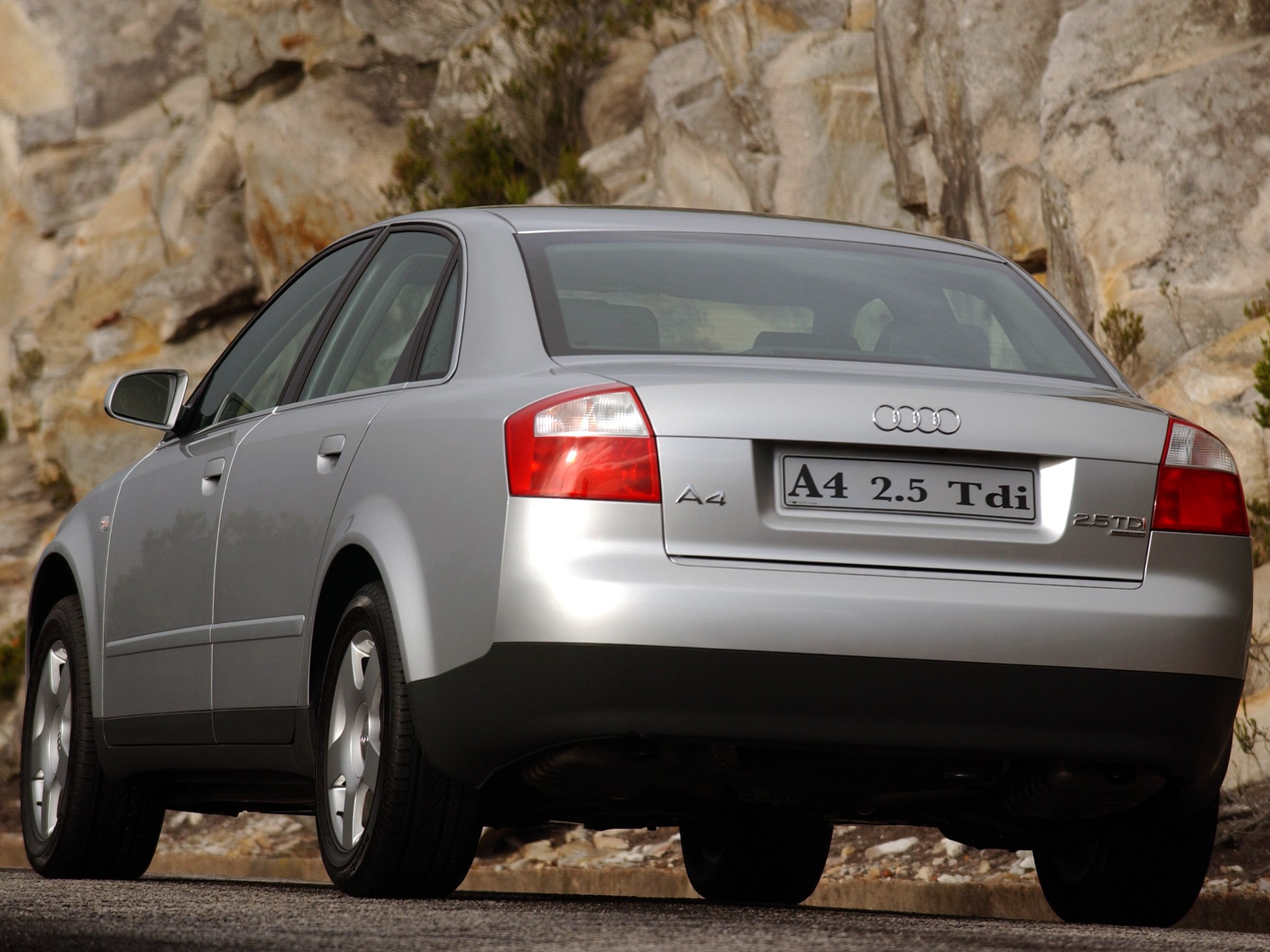 Audi A4 photo 35