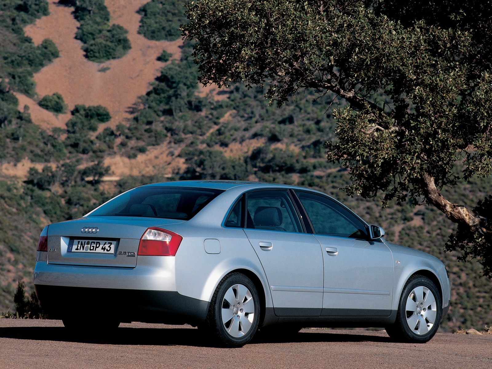 Audi A4 photo 42
