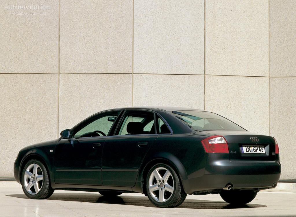 Audi A4 photo 7