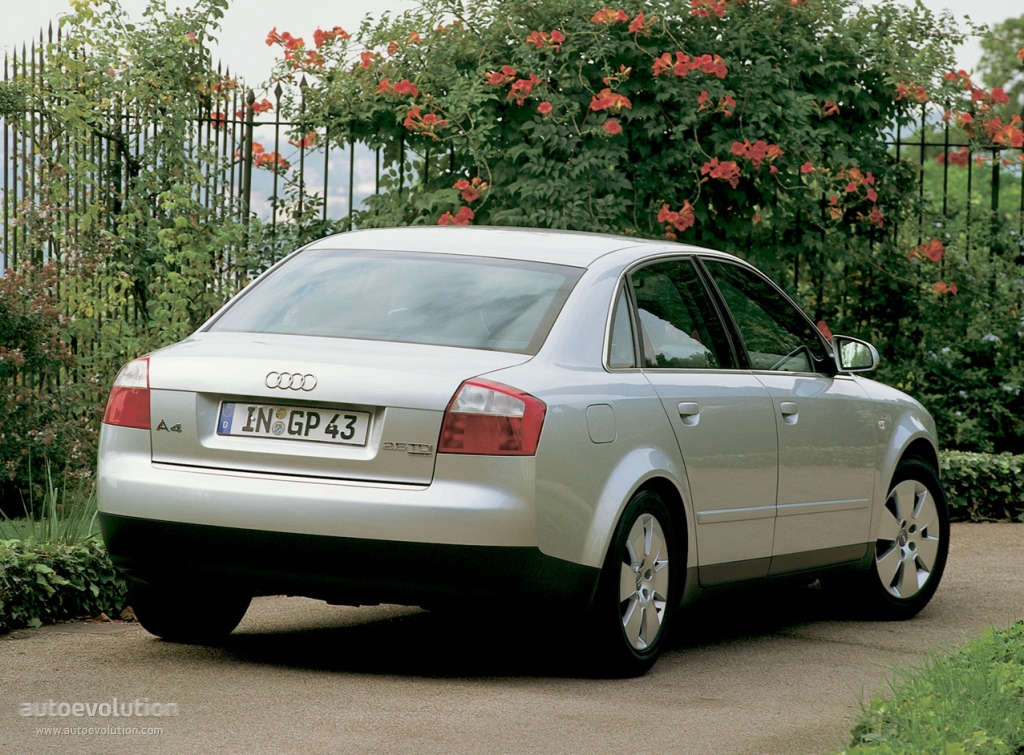 Audi A4 photo 8