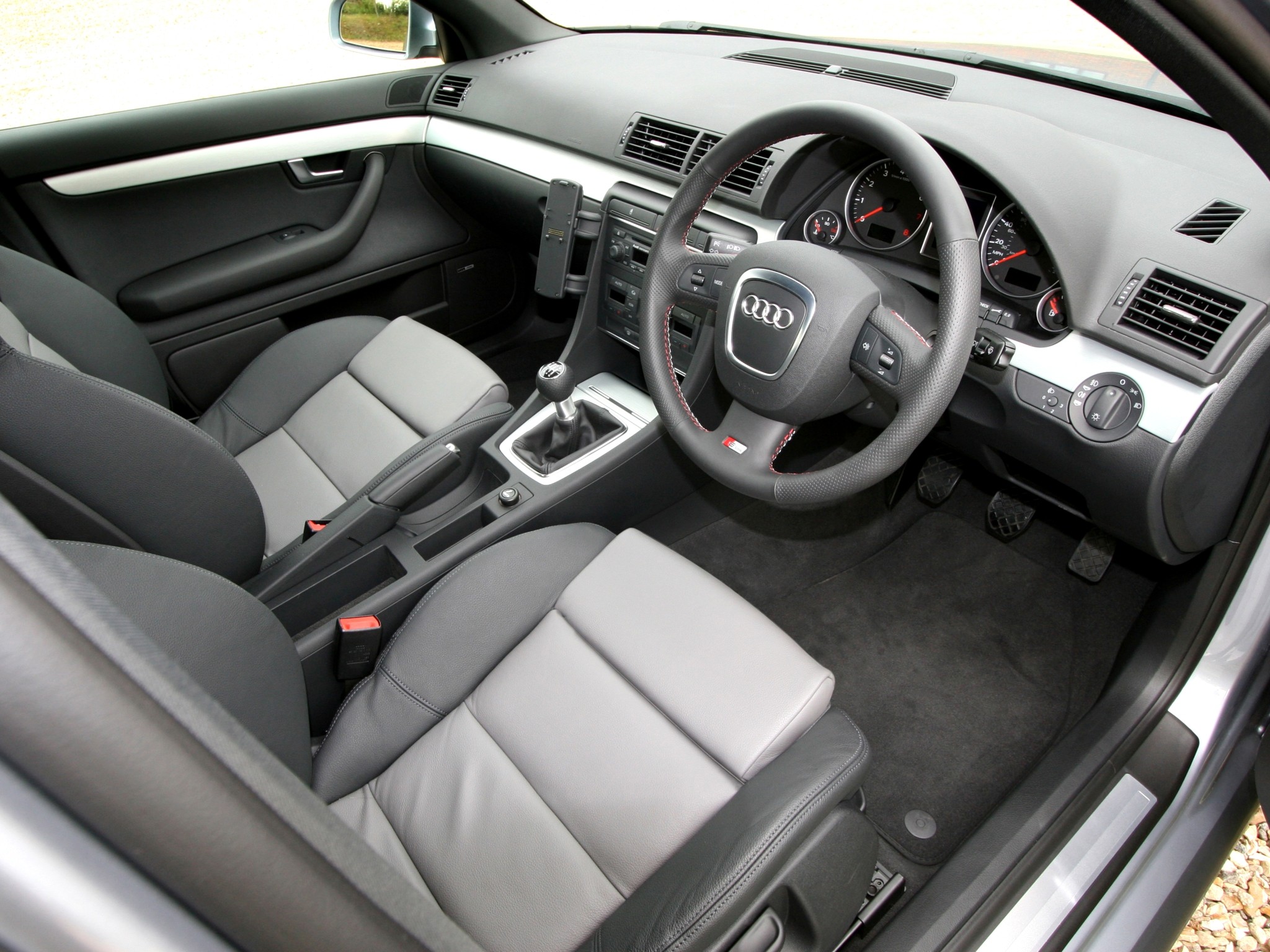 Audi A4 photo 66