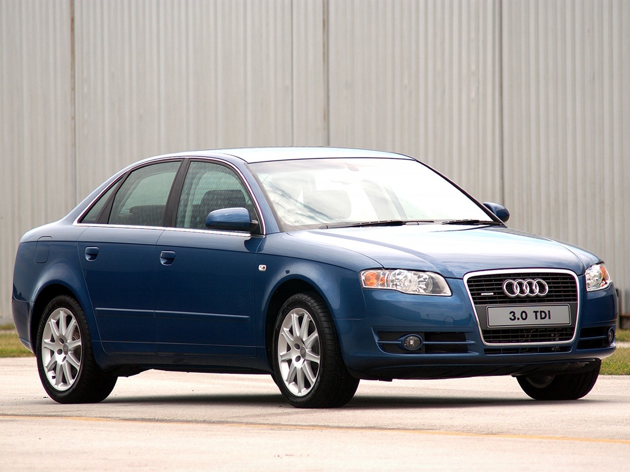 Audi A4 photo 12