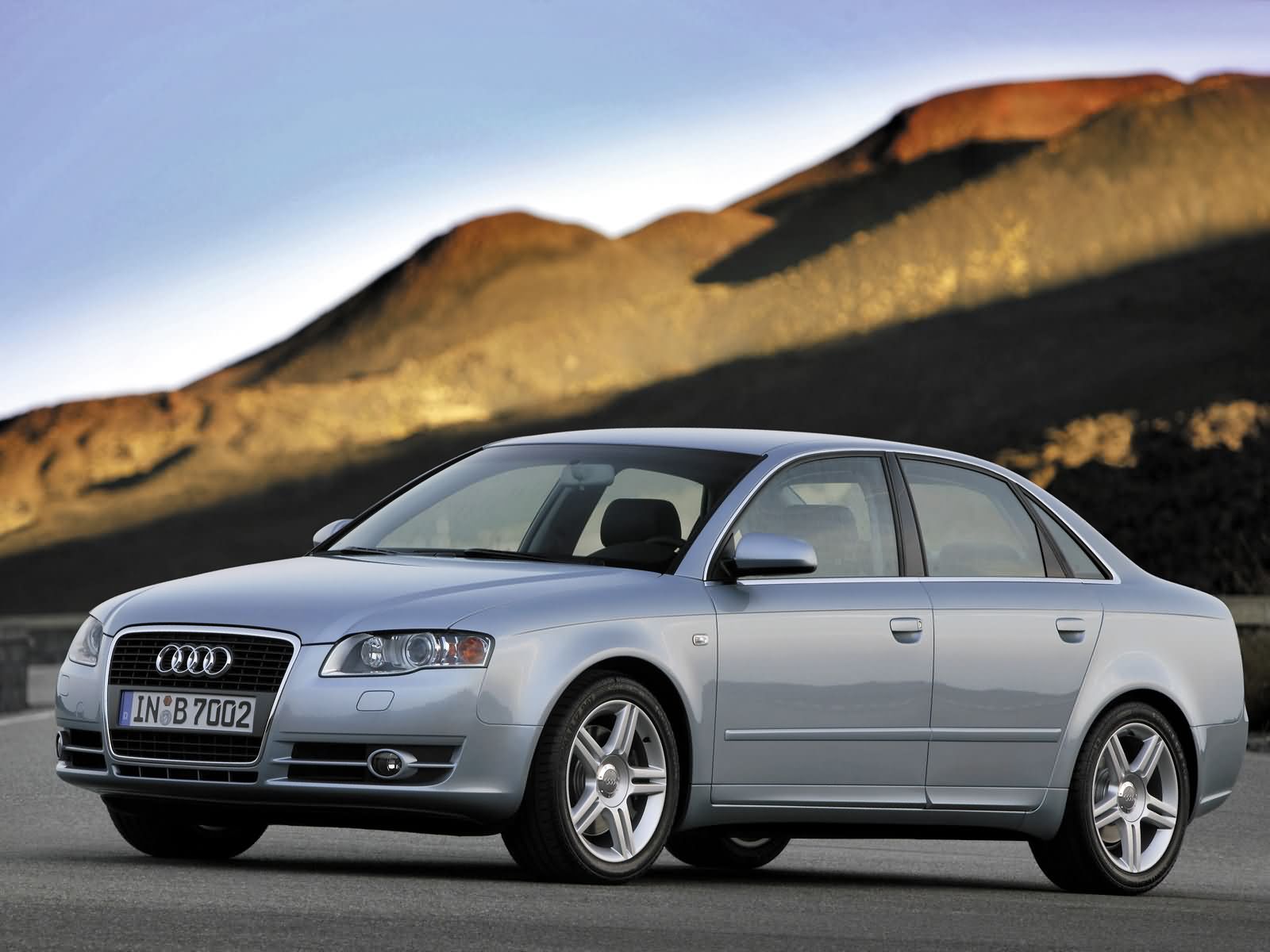 Audi A4 photo 26