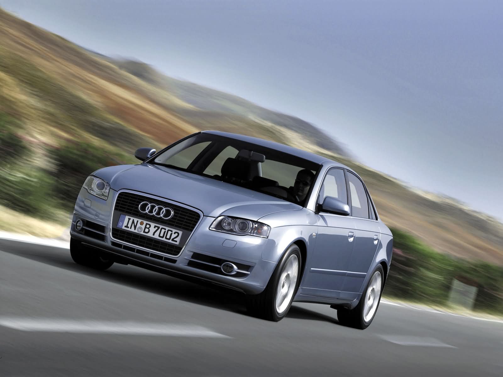 Audi A4 photo 27