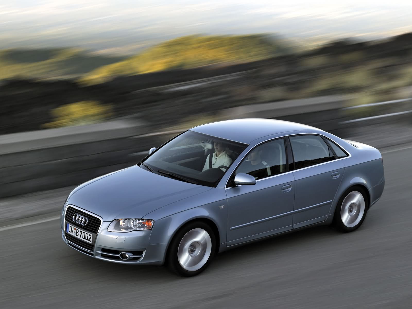 Audi A4 photo 28