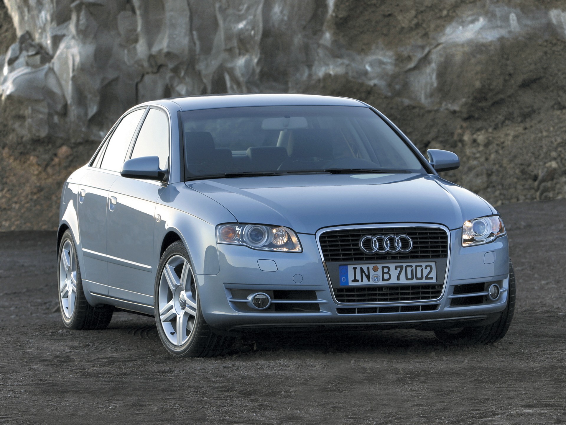 Audi A4 photo 30