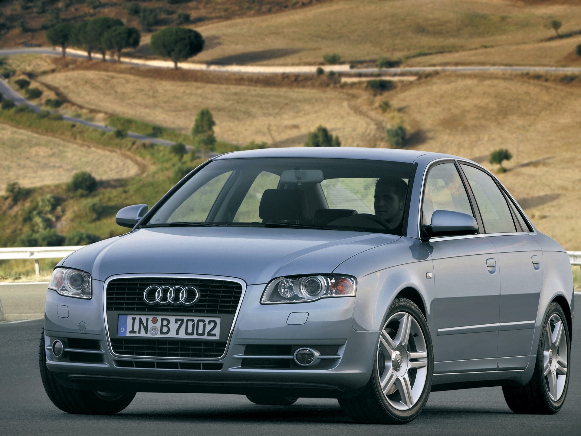 Audi A4 photo 31