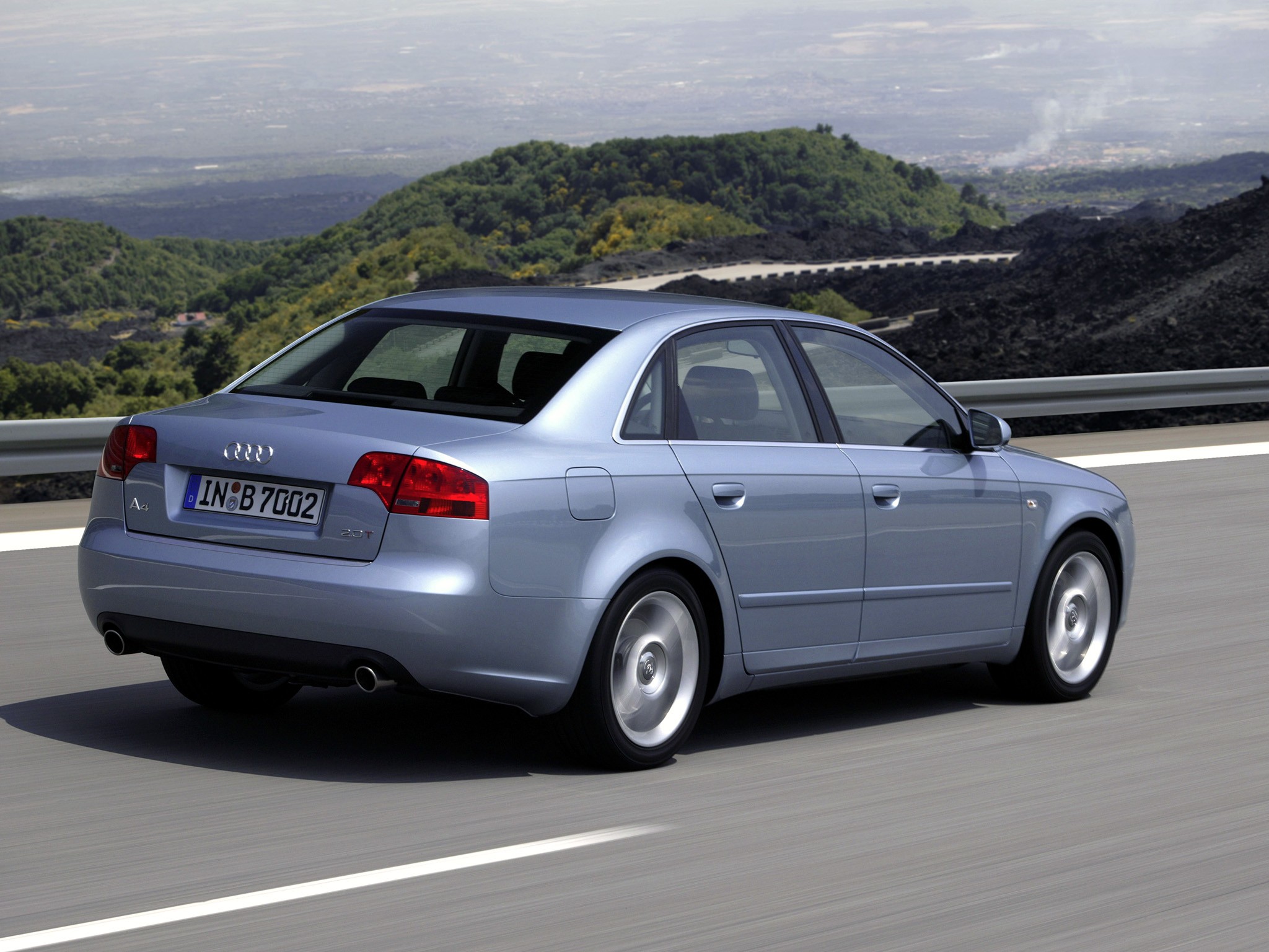 Audi A4 photo 32
