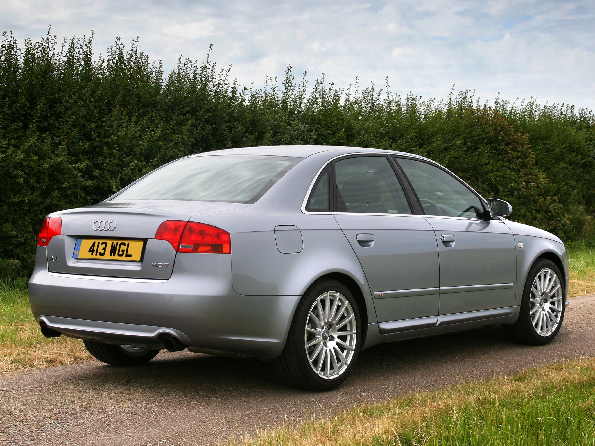 Audi A4 photo 36