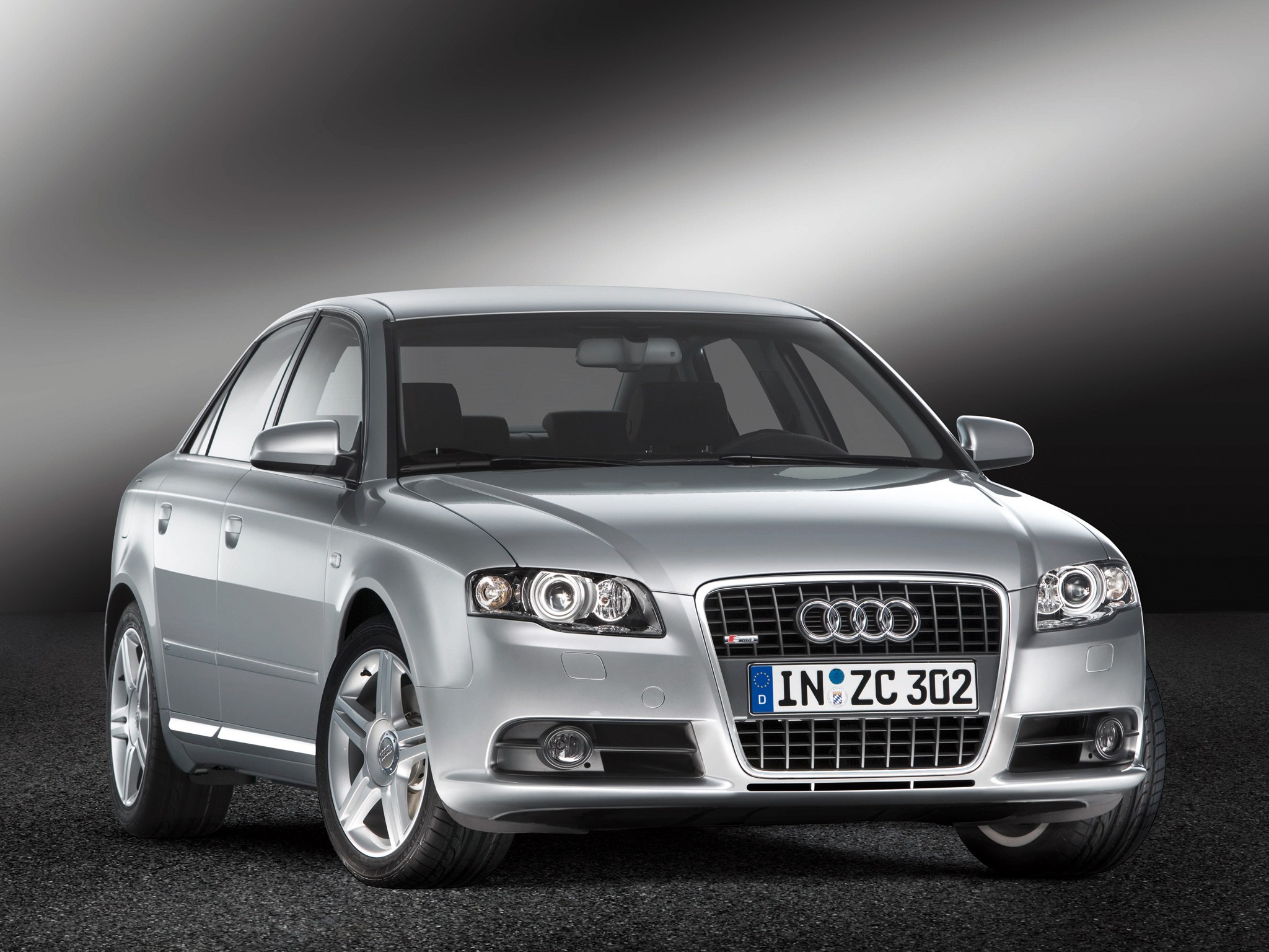 Audi A4 photo 45