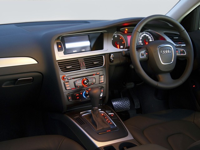 Audi A4 photo 92
