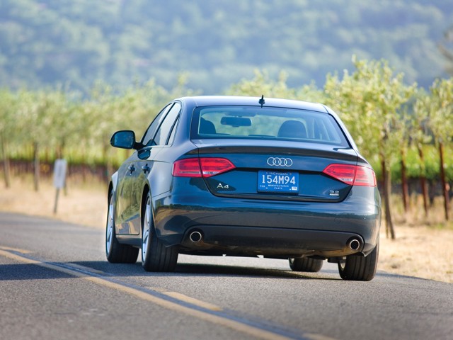 Audi A4 photo 35