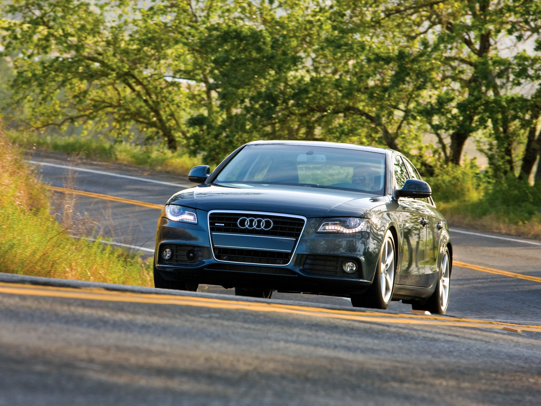 Audi A4 photo 36