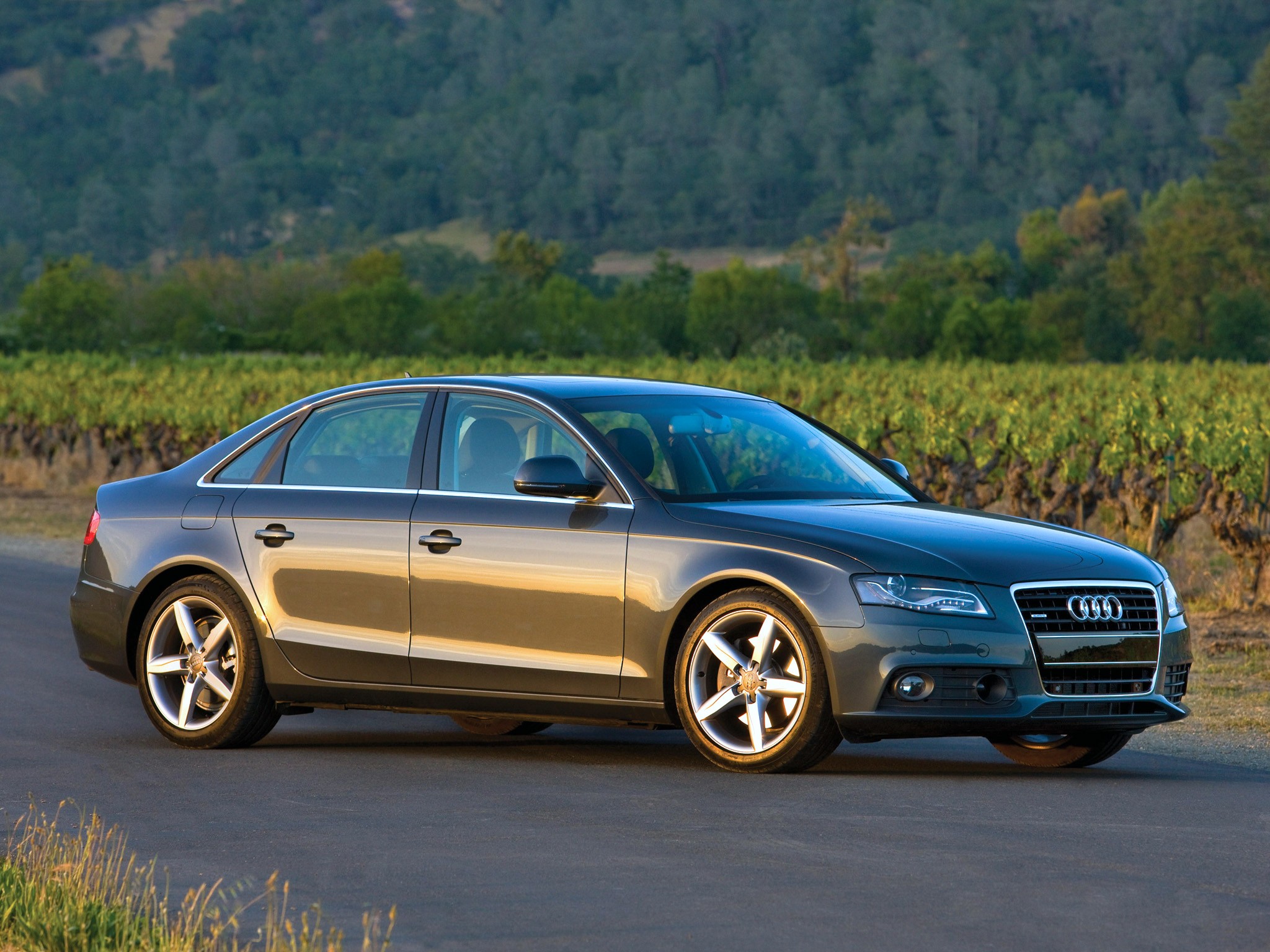 Audi A4 photo 38