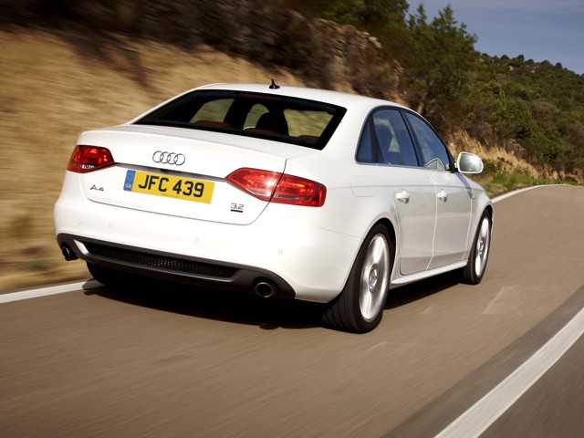 Audi A4 photo 40