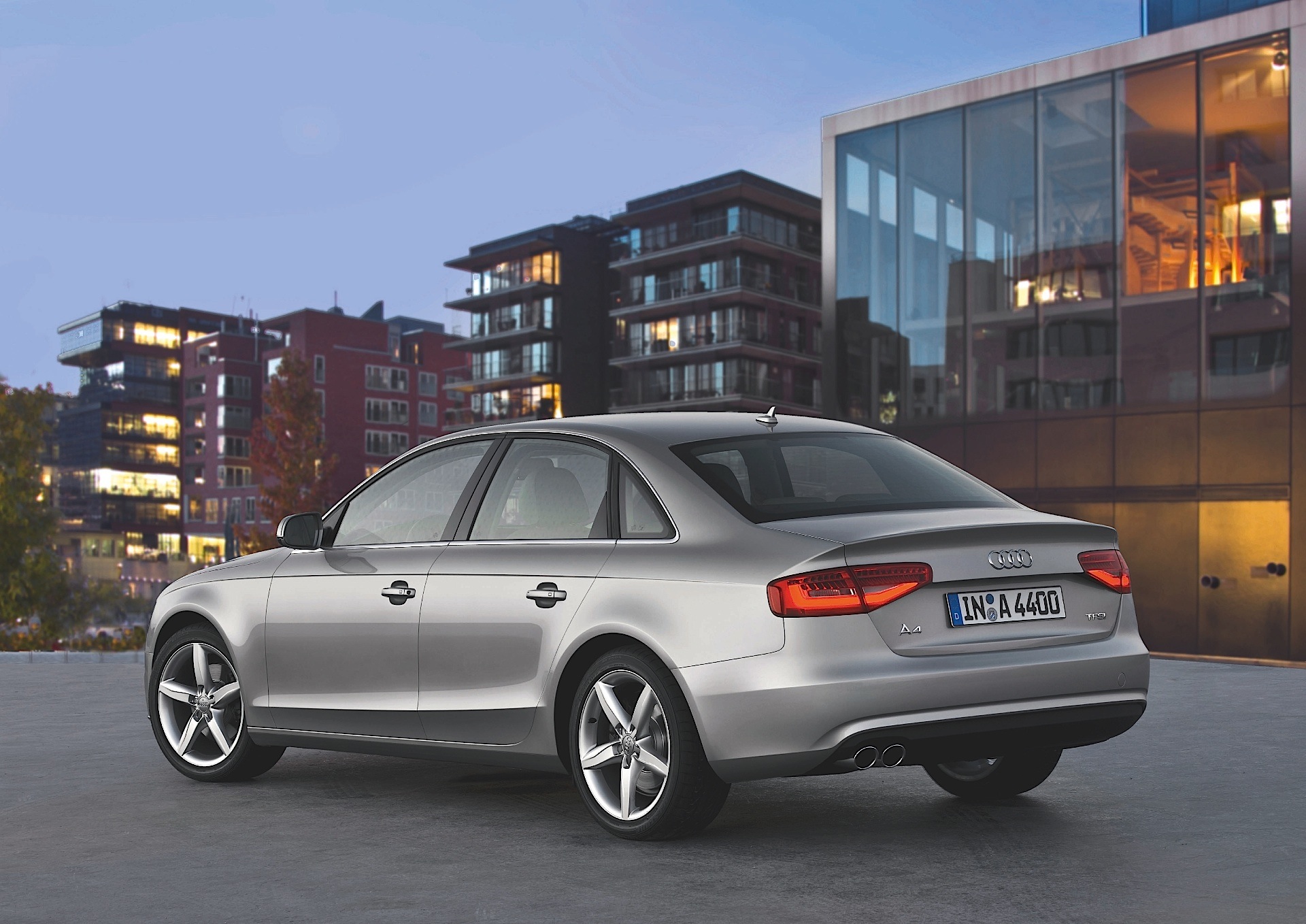Audi A4 photo 23