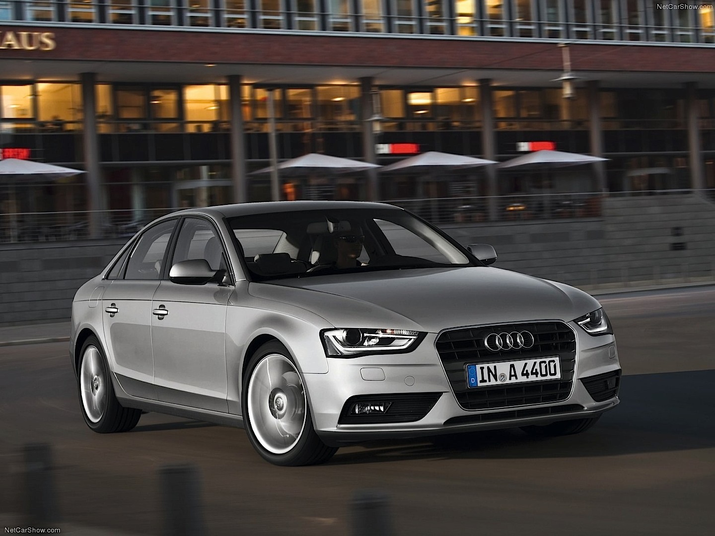 Audi A4 photo 11