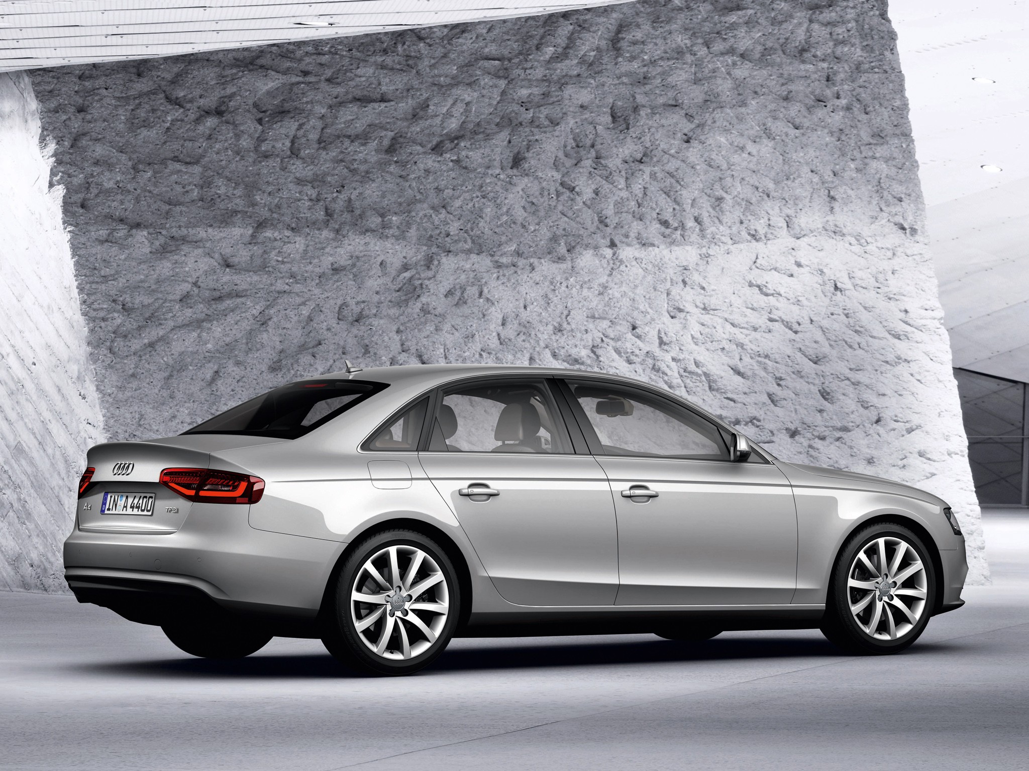 Audi A4 photo 22