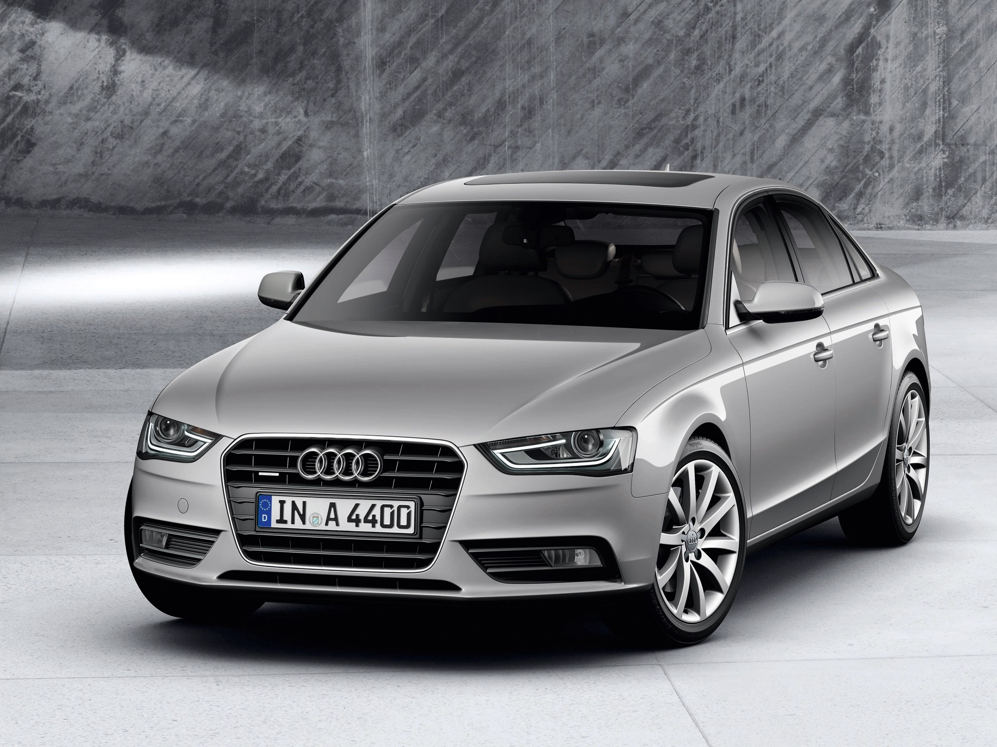 Audi A4 photo 23