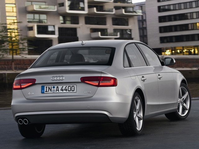 Audi A4 photo 25