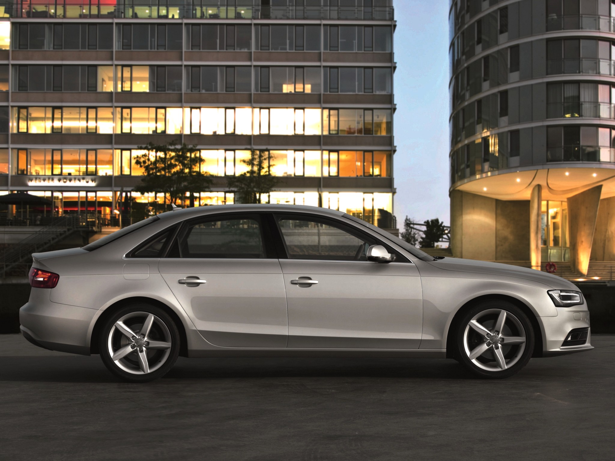 Audi A4 photo 29