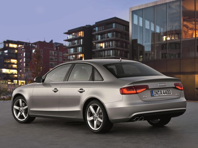Audi A4 photo 31