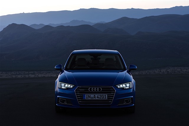 Audi A4 photo 25