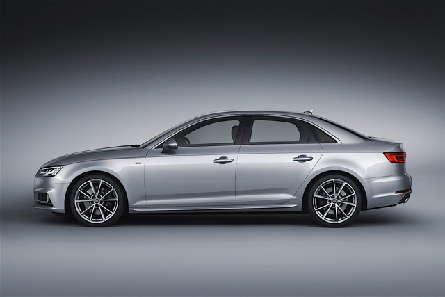 Audi A4 photo 40