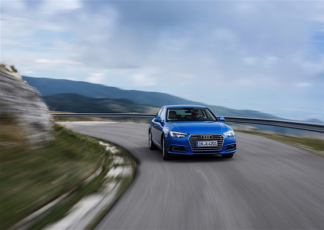 Audi A4 photo 5