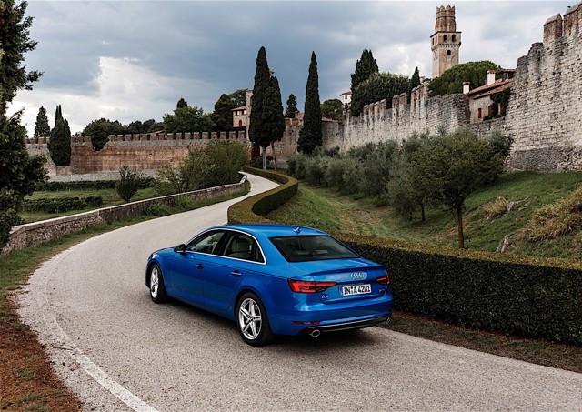 Audi A4 photo 11