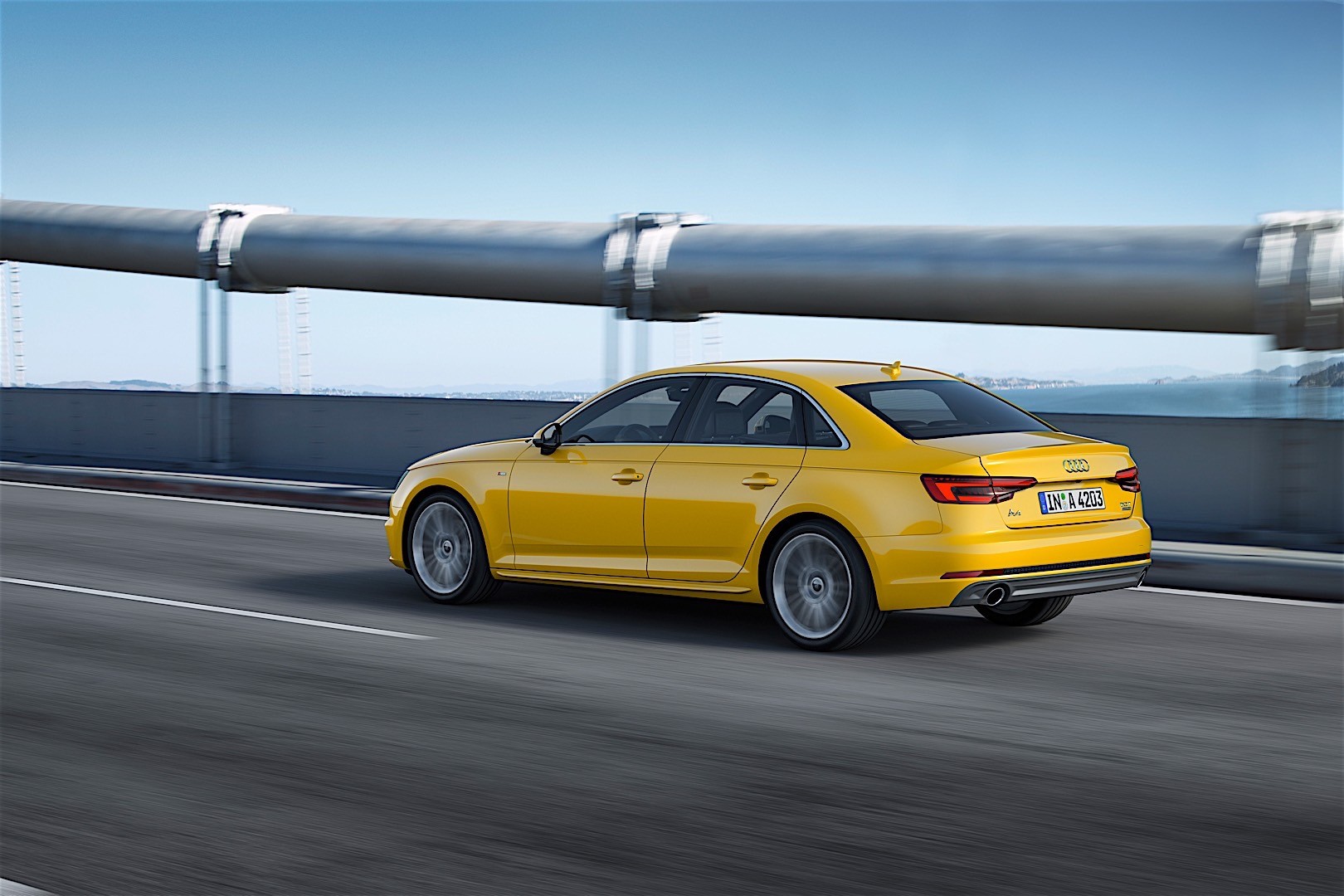 Audi A4 photo 13