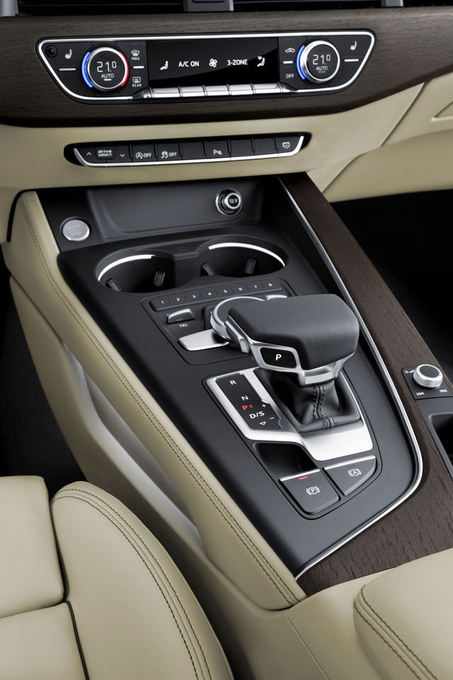 Audi A4 photo 15