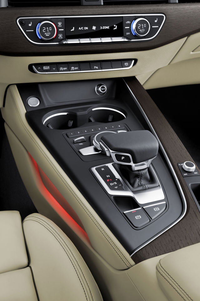 Audi A4 photo 16