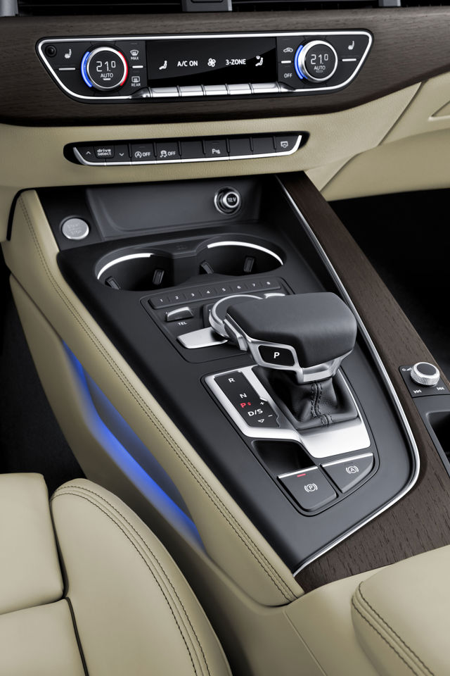 Audi A4 photo 17