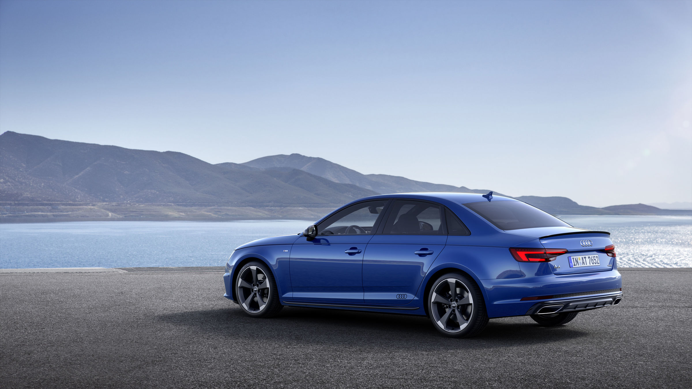Audi A4 photo 6
