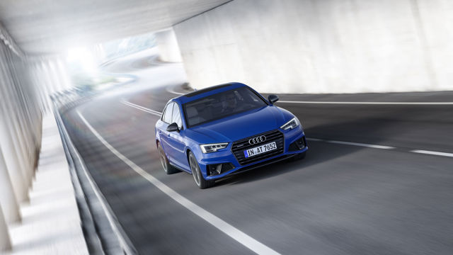 Audi A4 photo 8