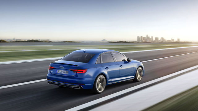 Audi A4 photo 12