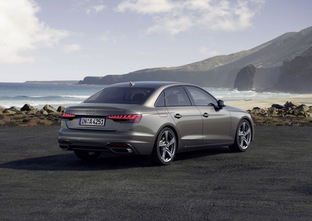 Audi A4 photo 9