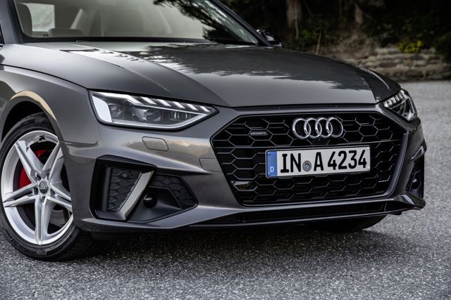 Audi A4 photo 20