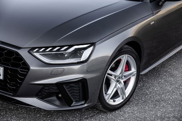 Audi A4 photo 21