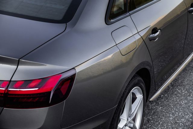 Audi A4 photo 23