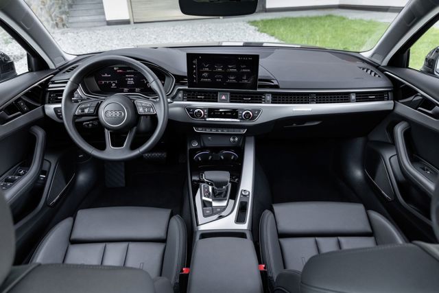Audi A4 photo 35