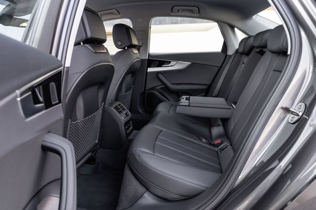 Audi A4 photo 37