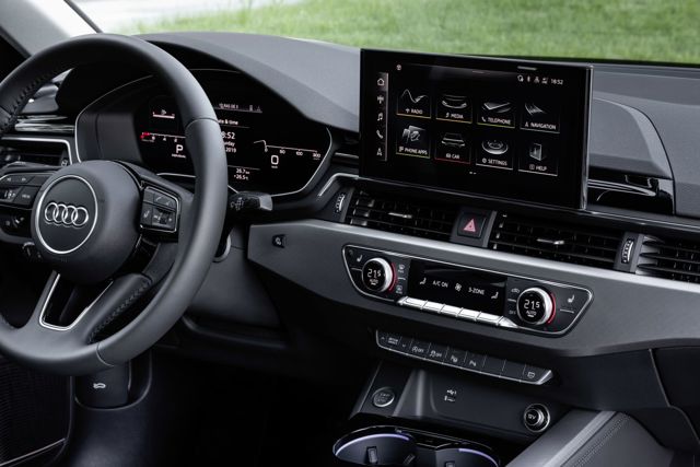 Audi A4 photo 38