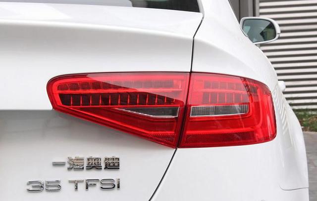 Audi A4 photo 21