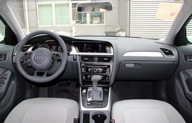 Audi A4 photo 38