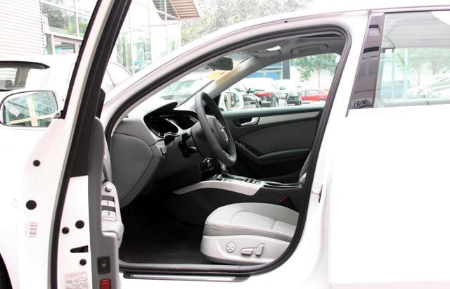 Audi A4 photo 45