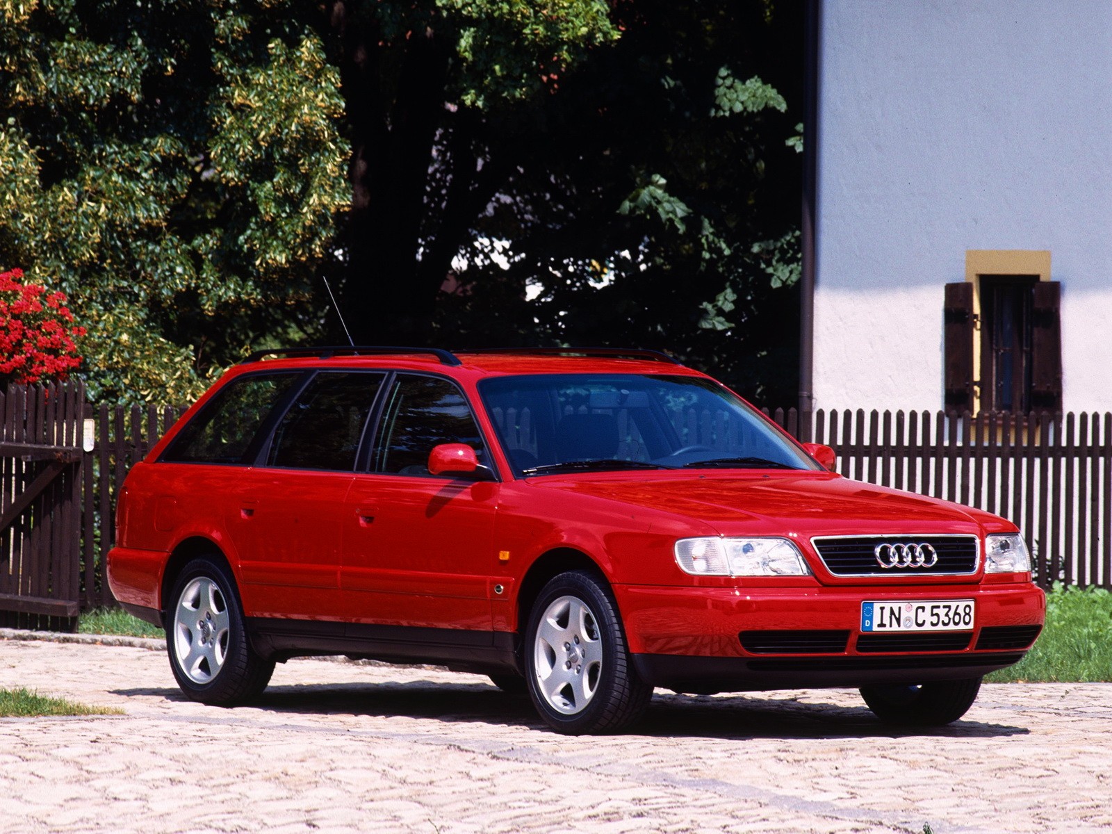 Audi A6 Avant photo 10