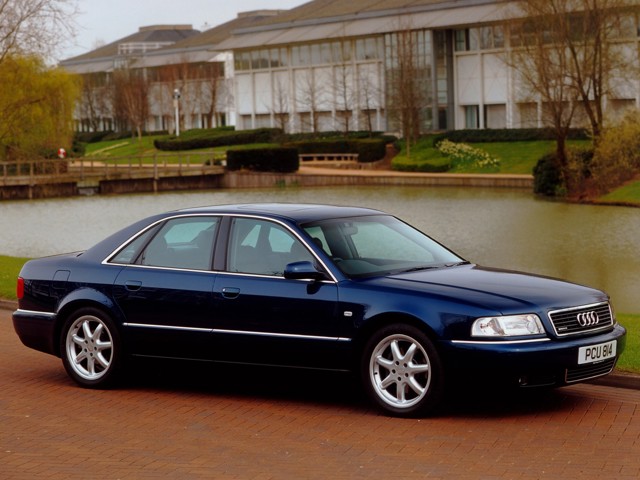 Audi A8 (D2) photo 12